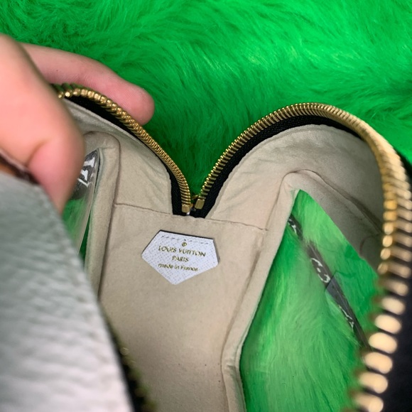 LOUIS VUITTON Beach Pouch limited ed! - Picture 4 of 5